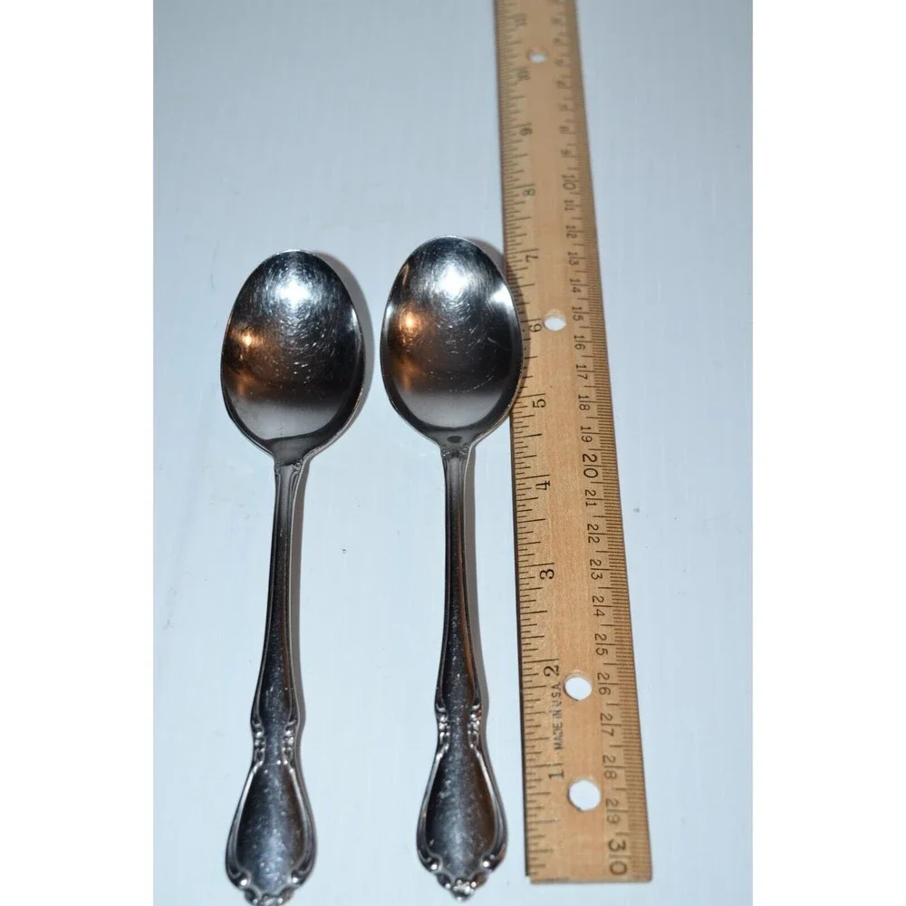 Oneida Deluxe Chateau 2 pc‎ Soup Spoons 6 7/8
